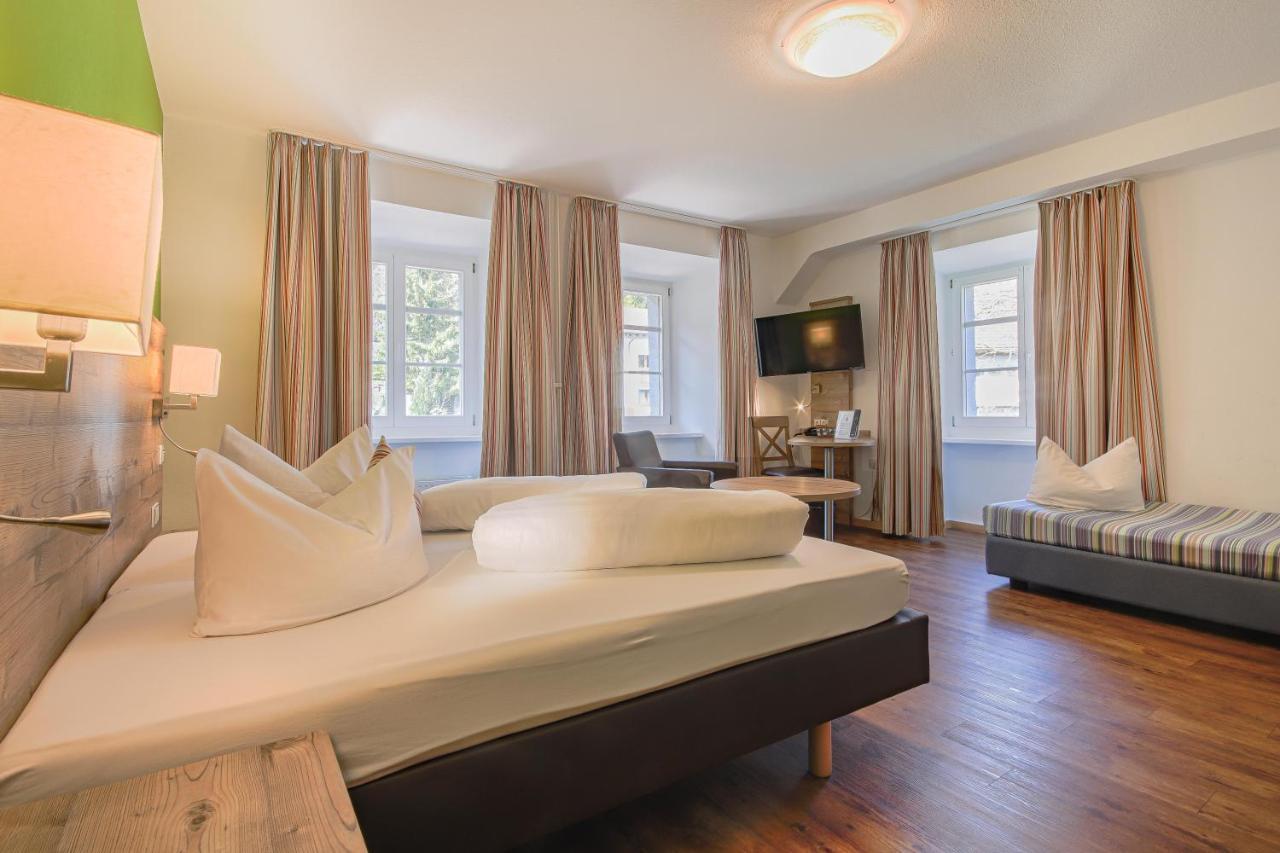 Landgasthof Hotel Rebstock Штюлинген Экстерьер фото