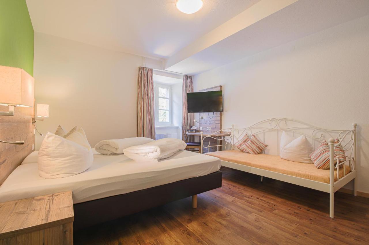 Landgasthof Hotel Rebstock Штюлинген Экстерьер фото
