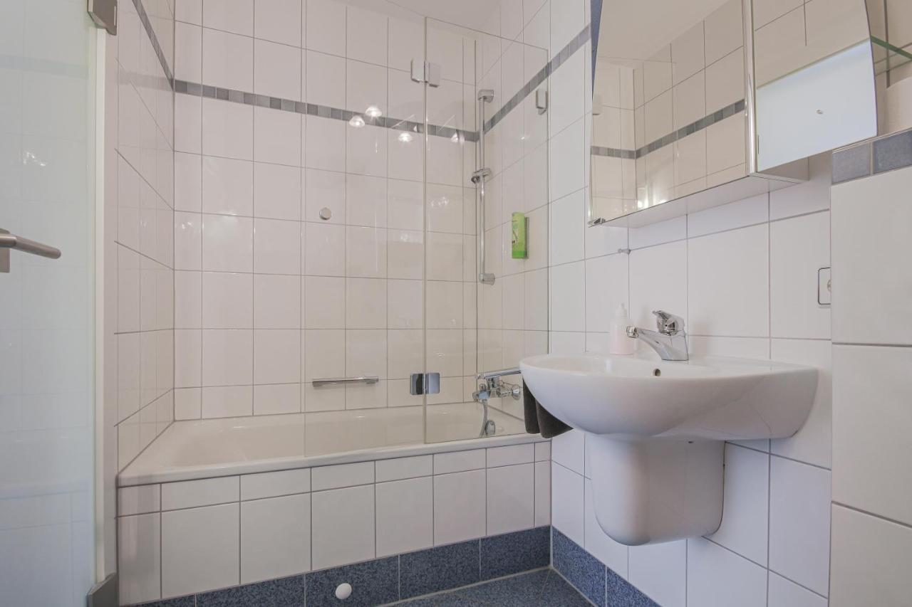 Landgasthof Hotel Rebstock Штюлинген Экстерьер фото